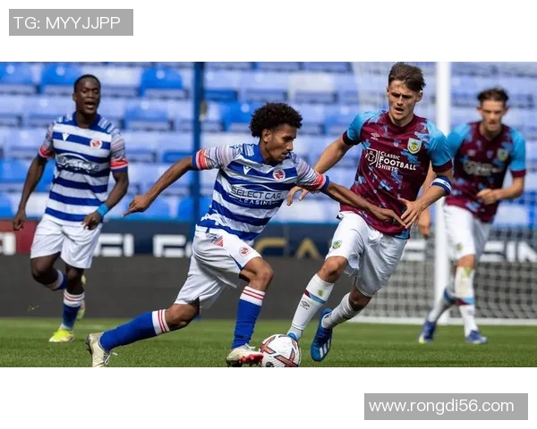 雷丁与卢顿激战正酣比分揭晓精彩瞬间回顾与分析